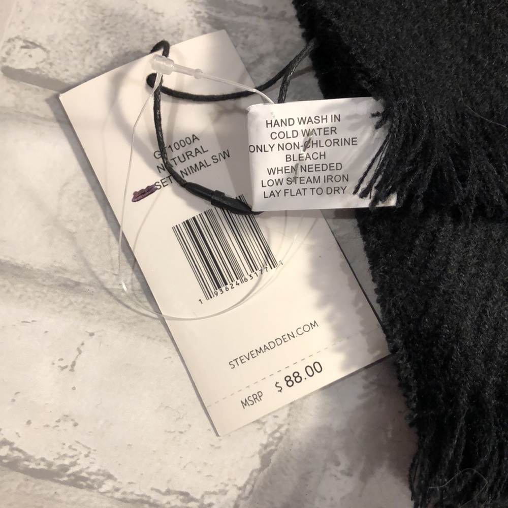 Steve Madden black acrylic knit scarf new with tags 13 by 80 inch fringe unisex - Picture 4 of 11
